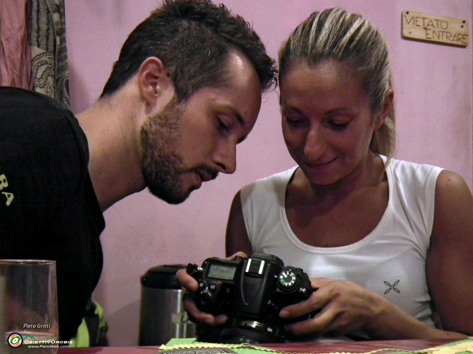 21 Giò e Rosita vedono gli scatti....JPG